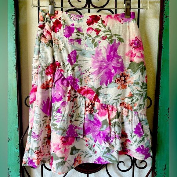 Express floral skirt perfect for bridal shower, brunch or a garden wedding! Sz 0 - Picture 6 of 11